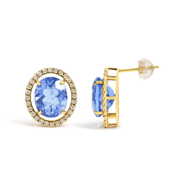 Close-up of the diamond halo surrounding the blue fluorite oval stone in yellow gold