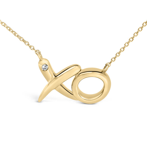 Alternate angle of the 24K gold vermeil XO pendant showing the cable chain and clasp area