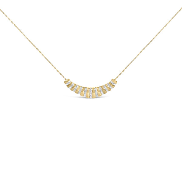 Ribbed pendant in 24K gold vermeil over sterling silver with pave-set round diamonds, on a cable chain