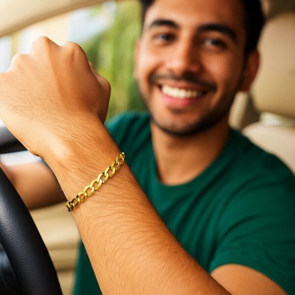 10k Yellow Gold Curb Bracelet (5.70 mm) - alternate view 5