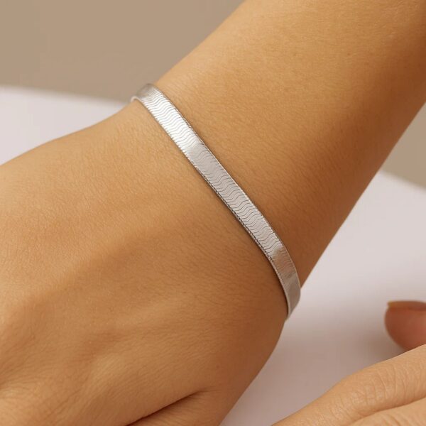 14k White Gold Super Flex Herringbone Bracelet (4.60 mm) - alternate view 2