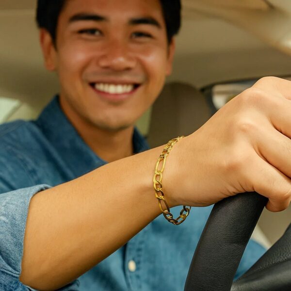 14k Yellow Gold Lite Figaro Bracelet (5.60 mm) - alternate view 4
