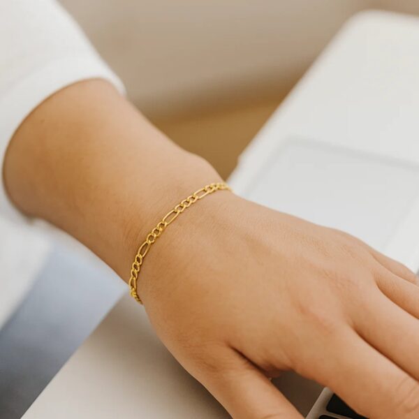 14k Yellow Gold Solid Figaro Bracelet (2.80 mm) - alternate view 4