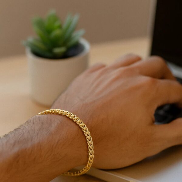 14k Yellow Gold Square Franco Bracelet (4.40 mm) - alternate view 3