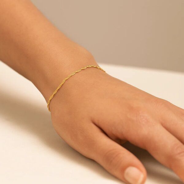 14k Yellow Gold Singapore Bracelet (1.10 mm) - alternate view 5