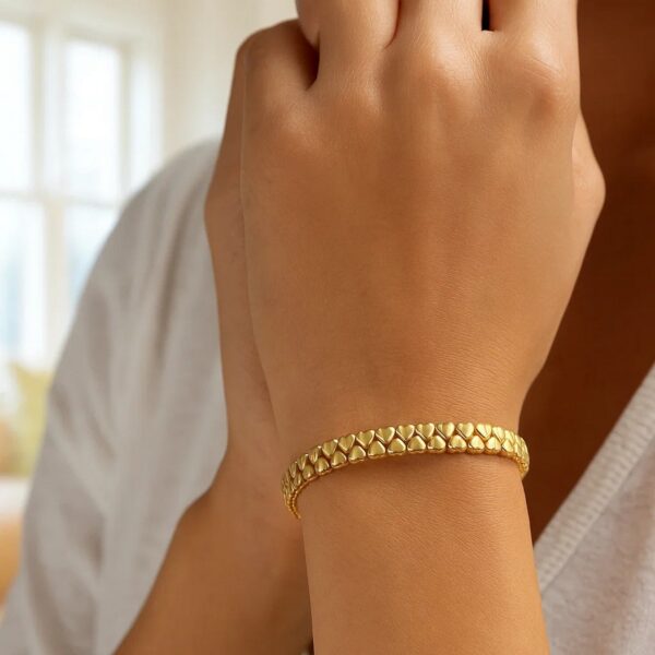 14K Yellow Gold Sweetheart Link Bracelet (7.00 mm) - alternate view 3