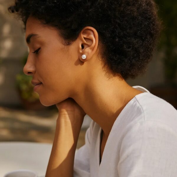 14k Yellow Gold Freshwater Cultured White Pearl Stud Earrings (5mm) - alternate view 5