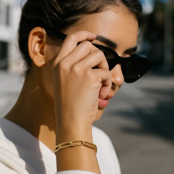 Long Domed Paperclip Bracelet in 14K Yellow Gold (4.80 mm) - alternate view 4