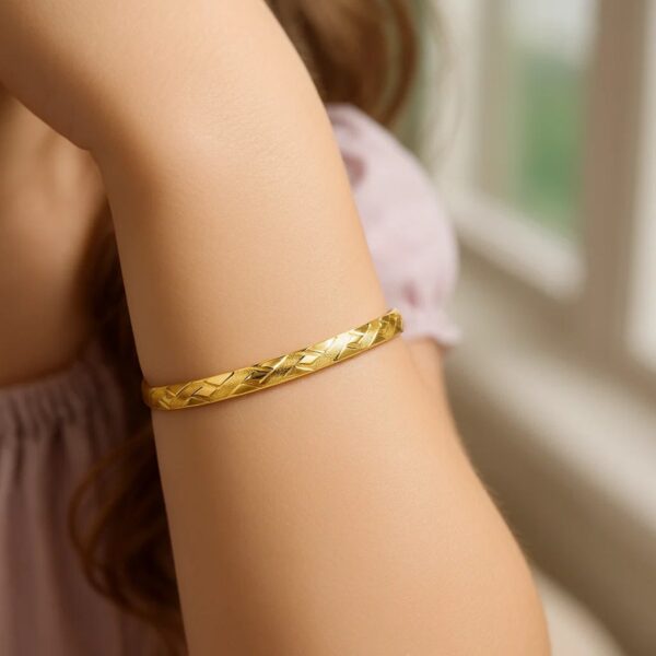 14k Yellow Gold Childrens Bangle with Diamond Cuts (5.50 mm) - alternate view 3