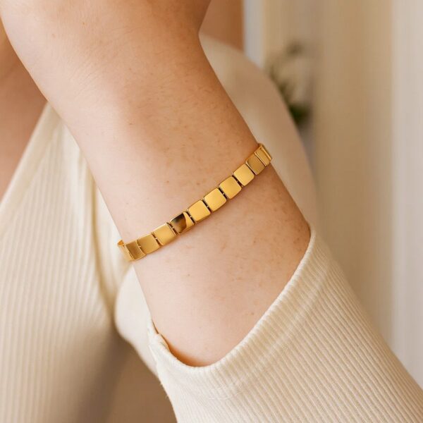 14k Yellow Gold High Polish Square Link Bracelet (6.00 mm) - alternate view 5