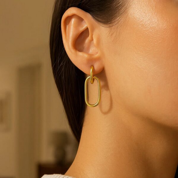 14K Yellow Gold Polished Oval Linked Hoop Earrings - alternate view 2