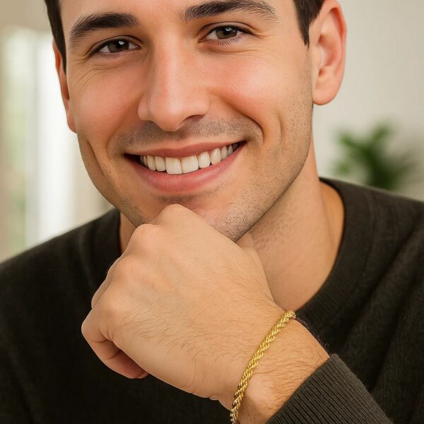 Lite Rope Chain Bracelet in 10k Yellow Gold (4.00 mm) - alternate view 3
