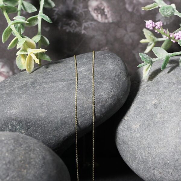 14k Yellow Gold Cable Link Chain (0.50 mm) - alternate view 2