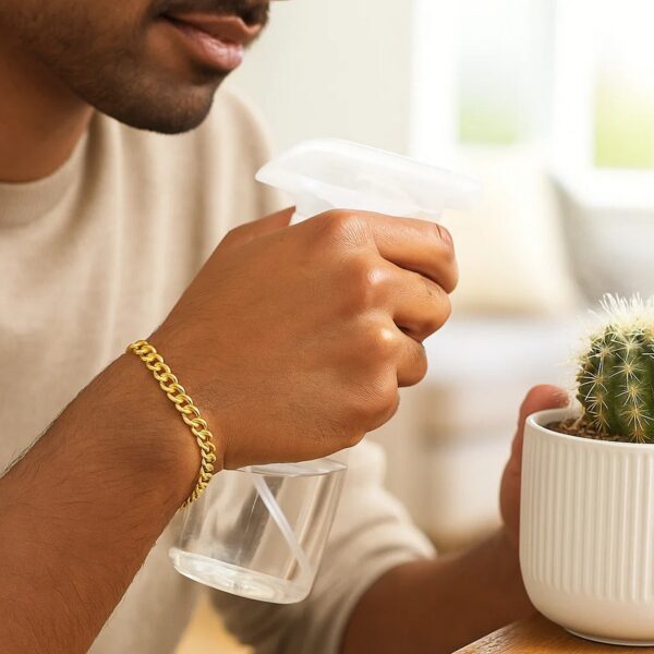14k Yellow Gold Lite Curb Bracelet (6.20 mm) - alternate view 3