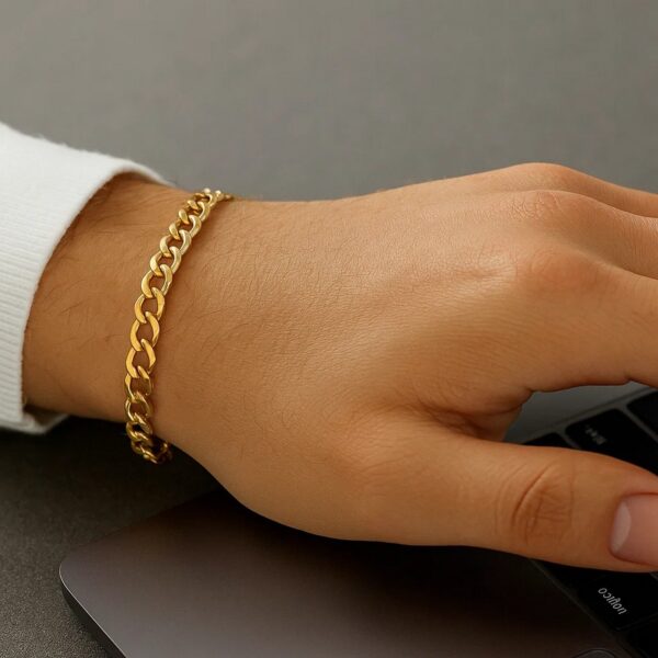 14k Yellow Gold Lite Curb Bracelet (6.20 mm) - alternate view 4