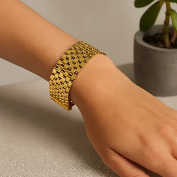 14K Yellow Gold Large Cobblestone Link Bracelet (22.90 mm) - alternate view 4