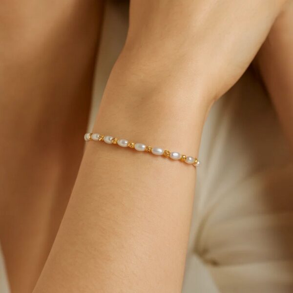 14K Yellow Gold Faceted Bead and Freshwater Pearl Bracelet (3.00 mm) - alternate view 4