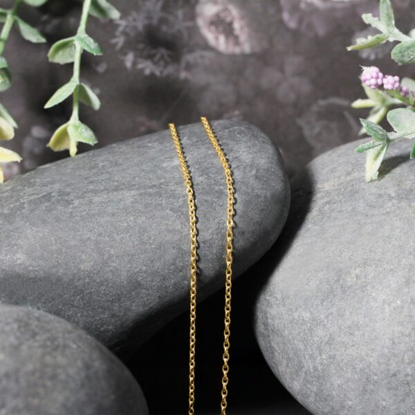 18k Yellow Gold Round Cable Link Chain (1.50 mm) - alternate view 4