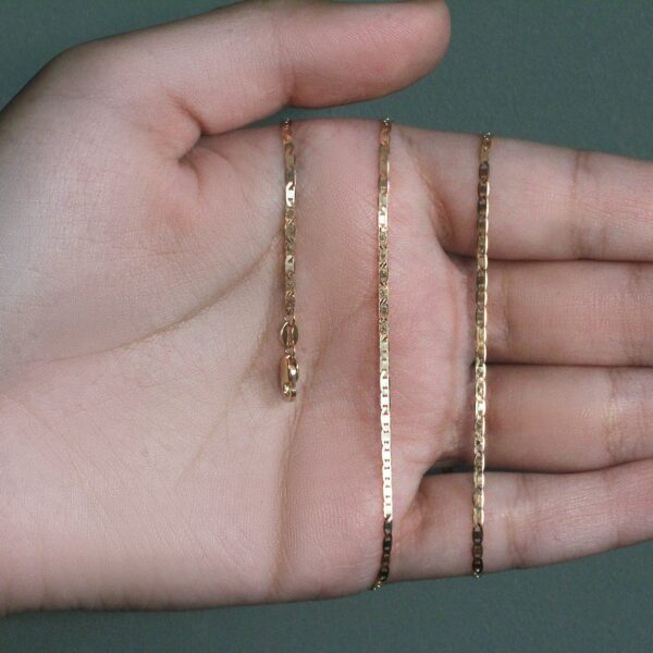 10k Yellow Gold Mariner Link Chain (1.70 mm) - alternate view 4