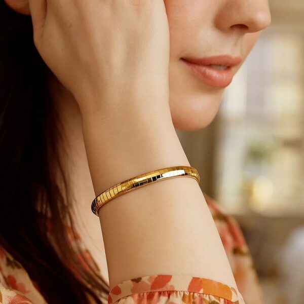 14k Yellow Gold Classic Omega Bracelet (6.00 mm) - alternate view 3
