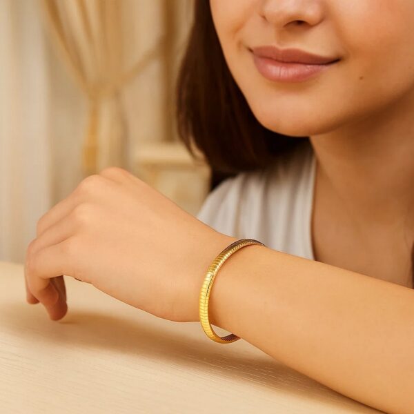 14k Yellow Gold Classic Omega Bracelet (6.00 mm) - alternate view 4