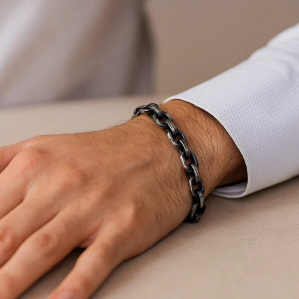 Sterling Silver Gunmetal Finish Oval Link Bracelet (7.70 mm) - alternate view 4