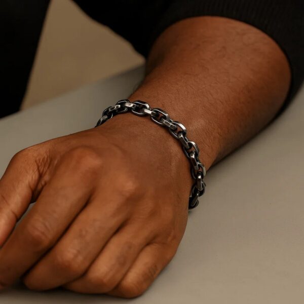 Sterling Silver Gunmetal Finish Oval Link Bracelet (7.70 mm) - alternate view 5