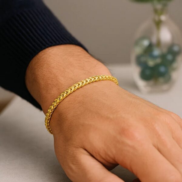14k Yellow Gold Solid Diamond Cut Round Franco Bracelet (4.60 mm) - alternate view 3