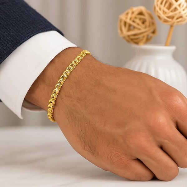 14k Yellow Gold Solid Diamond Cut Round Franco Bracelet (4.60 mm) - alternate view 4
