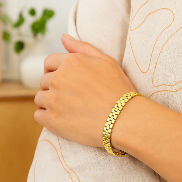 14K Yellow Gold Small Cobblestone Link Bracelet (10.00 mm) - alternate view 5
