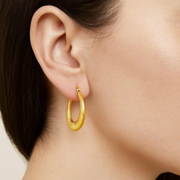 14k Yellow Gold Graduated Round Textured Hoop Earrings - alternate view 3