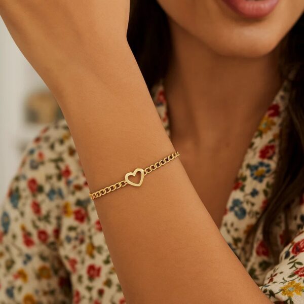 14k Yellow Gold 7 inch Curb Chain Bracelet with Heart (3.40 mm) - alternate view 3
