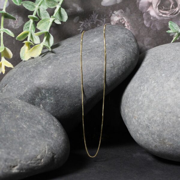 10k Yellow Gold Classic Box Chain (0.45 mm) - alternate view 4