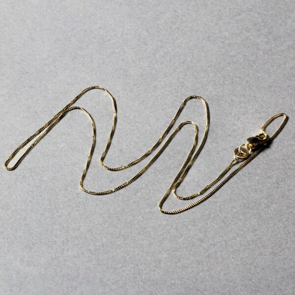 10k Yellow Gold Classic Box Chain (0.45 mm) - alternate view 5