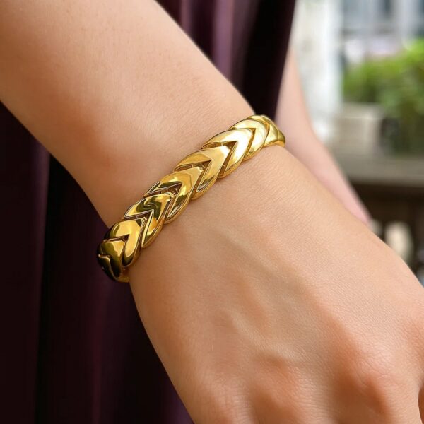 14K Yellow Gold Chevron Link Bangle (10.00 mm) - alternate view 5