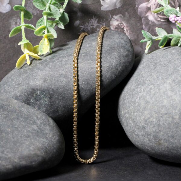 14k Yellow Gold Solid Round Box Chain (2.5 mm) - alternate view 4