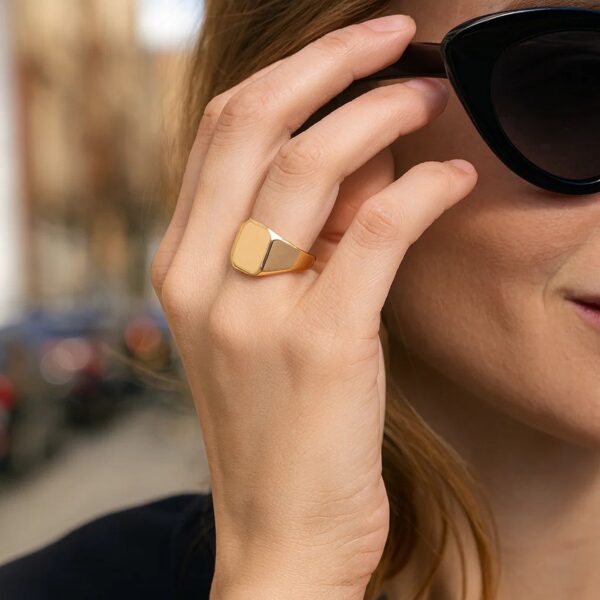 14K Yellow Gold Polished Rectangular Signet Ring - alternate view 4