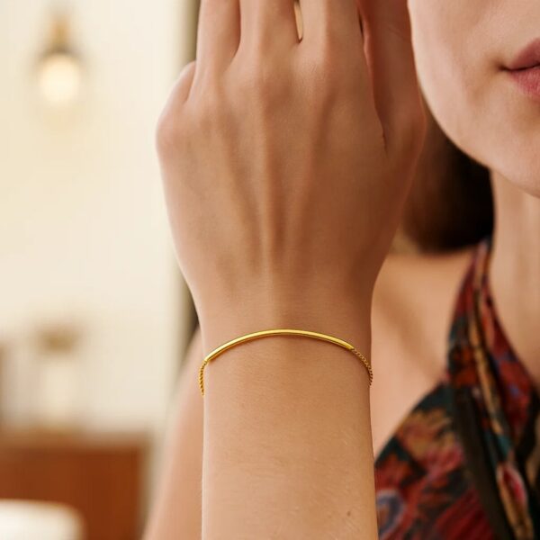 14k Yellow Gold Smooth Curved Bar Lariat Design Bracelet (0.80 mm) - alternate view 4