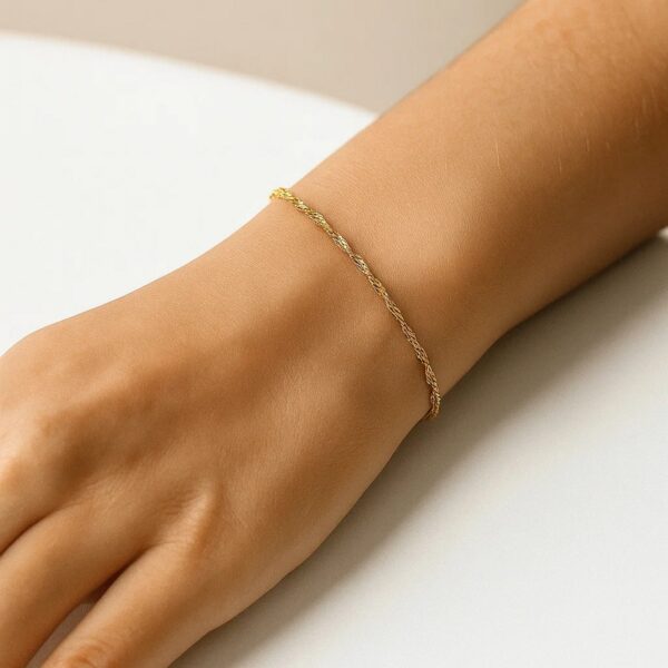 10k Yellow Gold Singapore Bracelet (1.50 mm) - alternate view 5