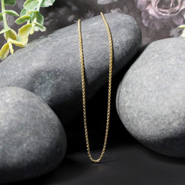 14k Yellow Gold Round Box Chain (1.3 mm) - alternate view 4