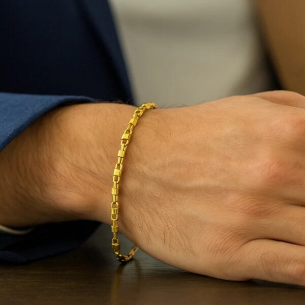14K Yellow Gold Square Byzantine Chain Bracelet (2.00 mm) - alternate view 3