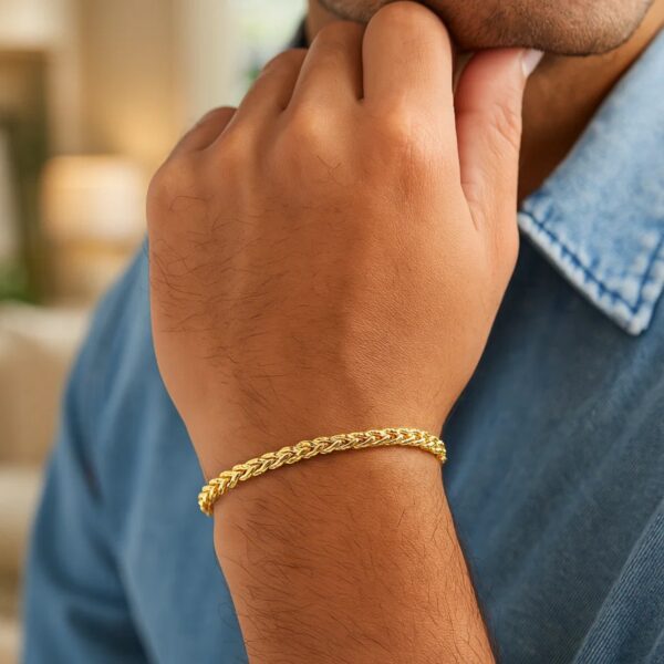 14k Yellow Gold Diamond Cut Round Franco Bracelet (4.10 mm) - alternate view 3