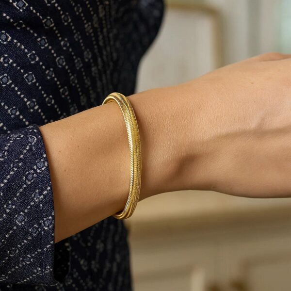 14K Yellow Gold Medium Stretch Mesh Bracelet (5.40 mm) - alternate view 5