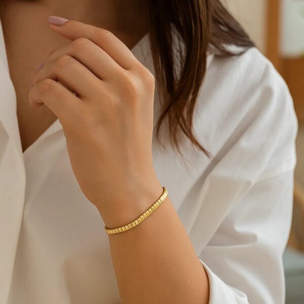 14k Yellow Gold Brick Omega Bracelet (3.20 mm) - alternate view 4