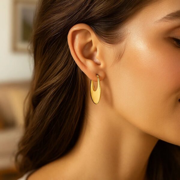 Creole Oval Hoop Earrings in 14K Yellow Gold - alternate view 4