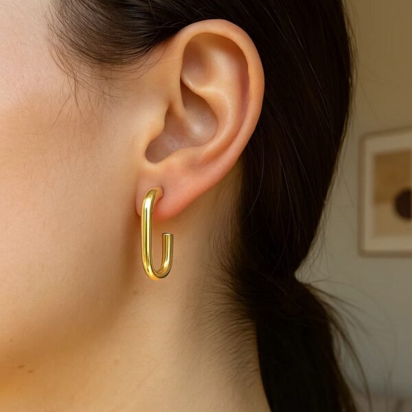 Paperclip Hoop Earrings in 14K Yellow Gold (27mmx12mm) - alternate view 5