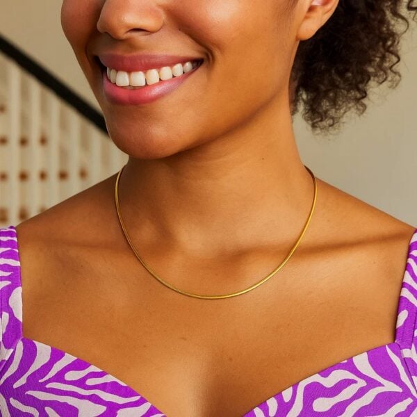 14k Yellow Gold Thin Motif Round Omega Necklace - alternate view 5