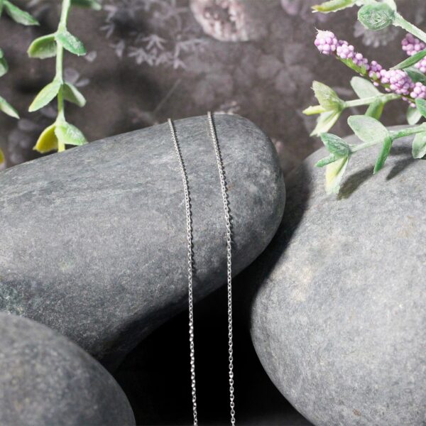 10k White Gold Oval Cable Link Chain (0.97 mm) - alternate view 4