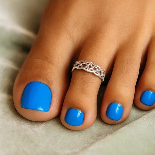 14k White Gold Toe Ring in a Celtic Knot Style - alternate view 2