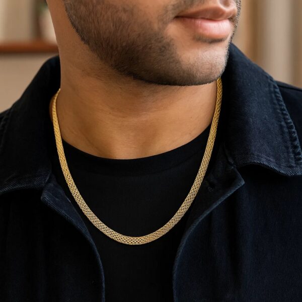 14k Yellow Gold Bismark Chain (4.70 mm) - alternate view 5